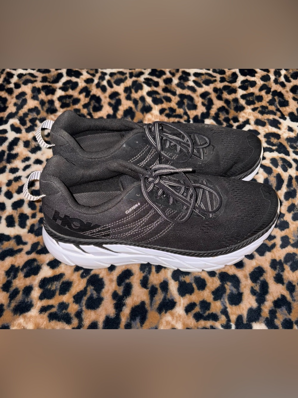 Women’s HOKA Clifton 6 size 8.5
